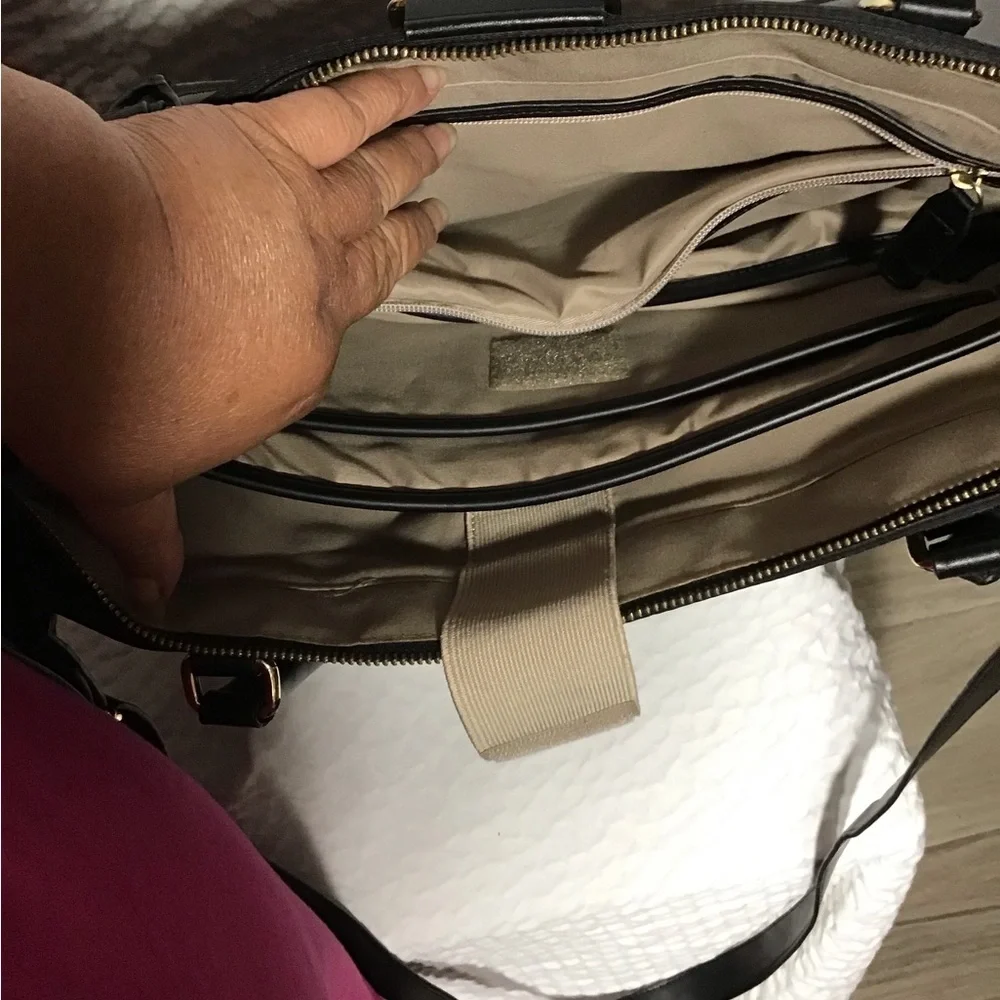 Wenger “Ana” Women’s Laptop Tote W/Tablet Pocket ( Black/Gold) #600772 Nilon.